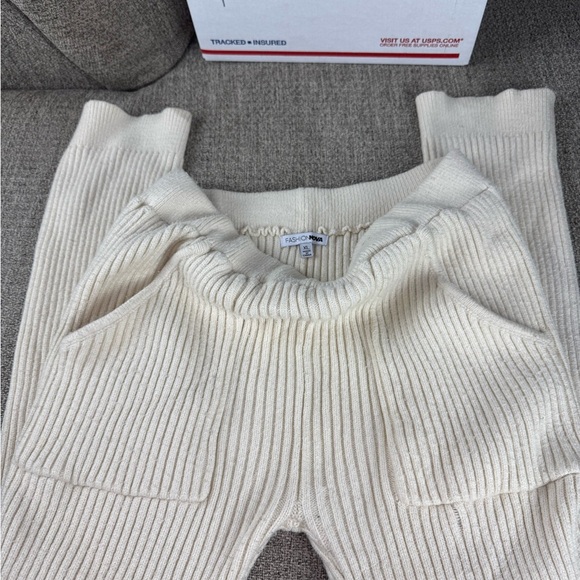 Box With Clothes Brands Like Pretty Little Things, Wild Fable And Fashion Nova. - Picture 6 of 7